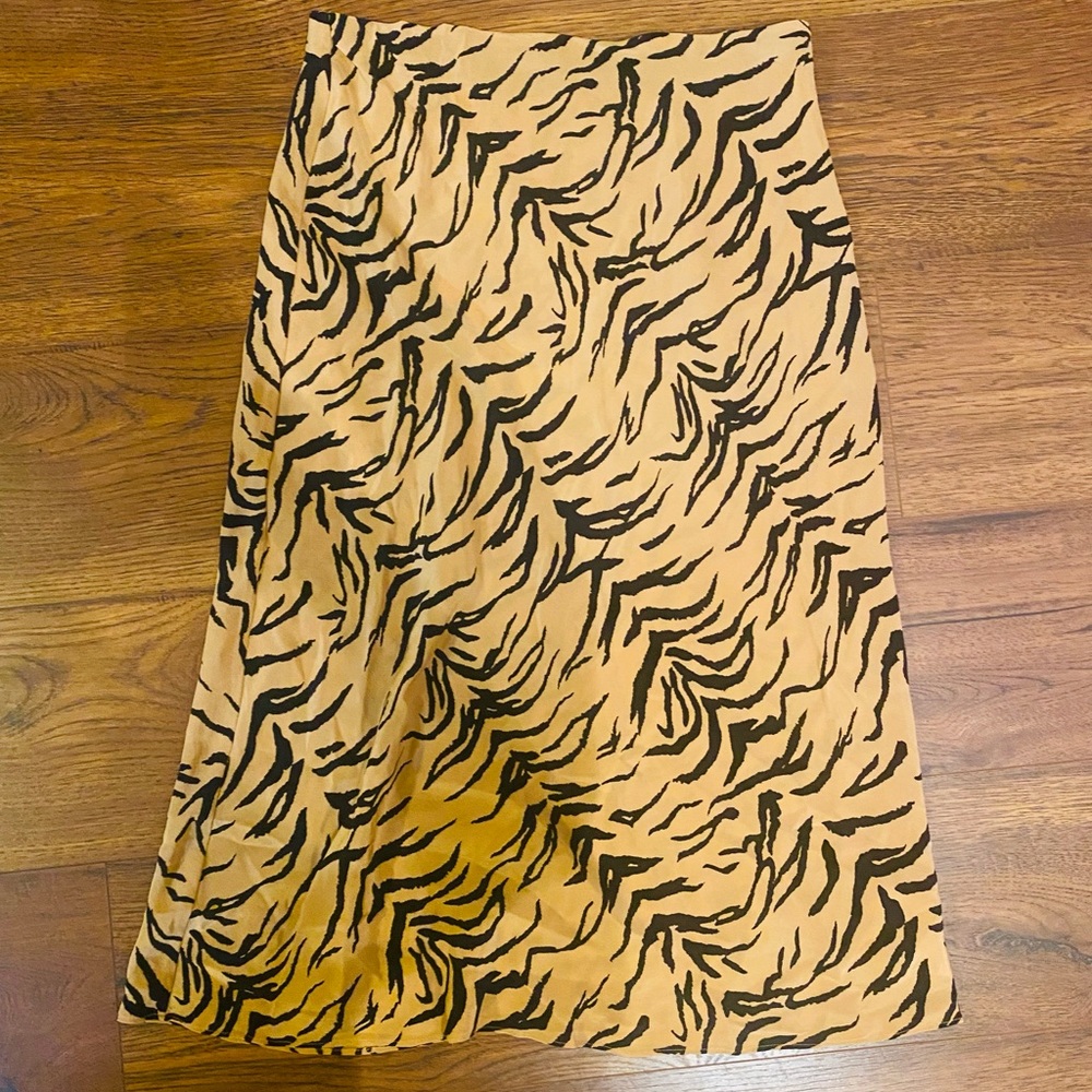 Madewell silk midi tiger print skirt size 10.